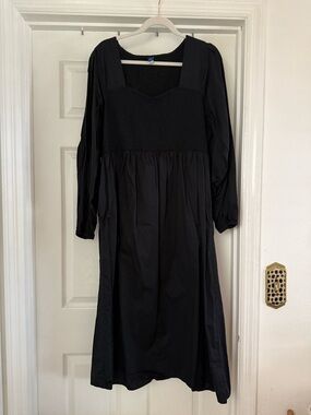 Old Navy Black Long Sleeve Midi Dress with Smocked Bodice